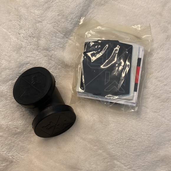 ❌SOLD ❌ - 🌸HOST PICK 🌸 Mobnetics Pro 90 - magnetic phone mount - Picture 8 of 8